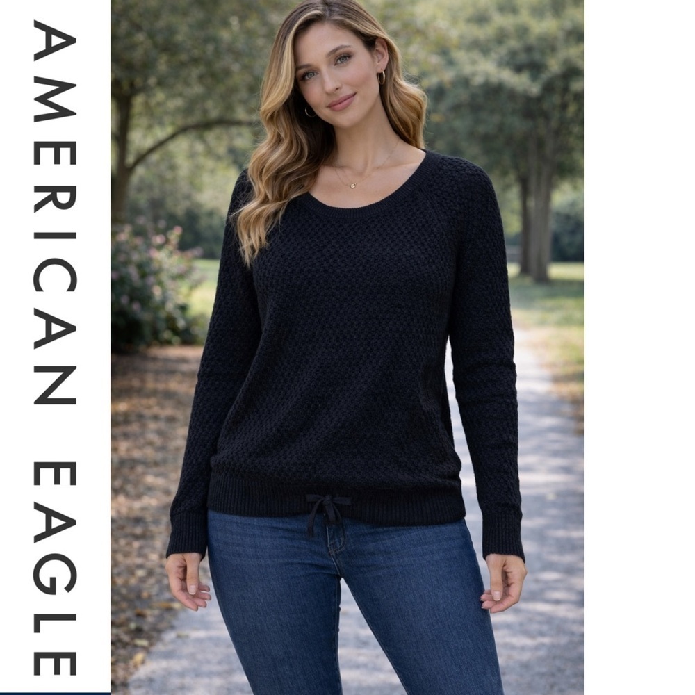 AEO Black back zip closure knit sweater sz L
